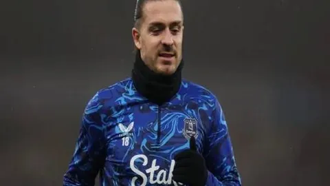 EDG放送视频：Smoggy闲散吃食，宛如葛优啃黄瓜引热议10回应